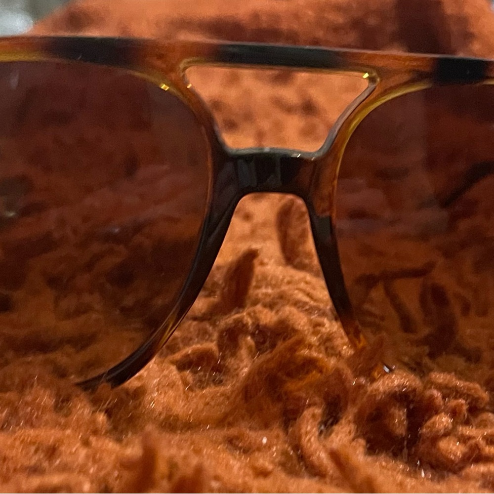 Stylish Tortoiseshell Sunglasses